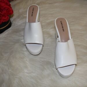 Elizabeth & James Chic White Faux Leather Open Toe Platform Clogs Mules Heels